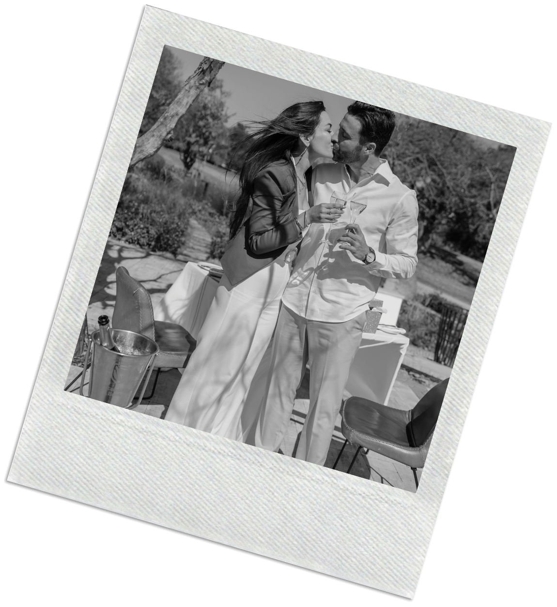 Nicole & Stephen kissing